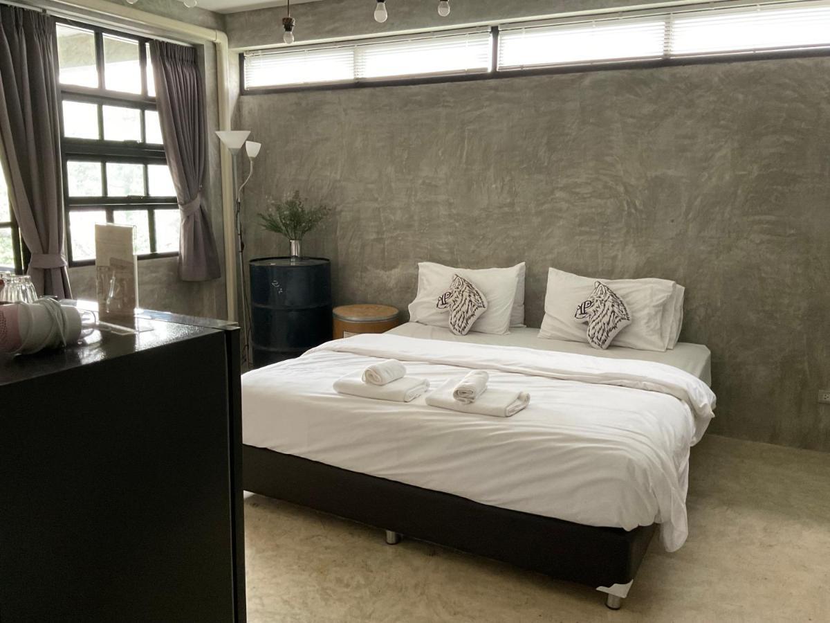 Rumpai Loft Habitat Chiang Mai Exterior foto