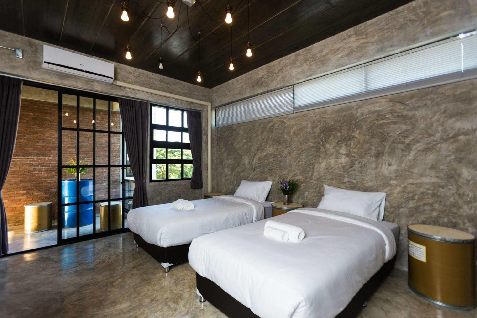 Hotel Rumpai Loft Habitat Chiang Mai Exterior foto