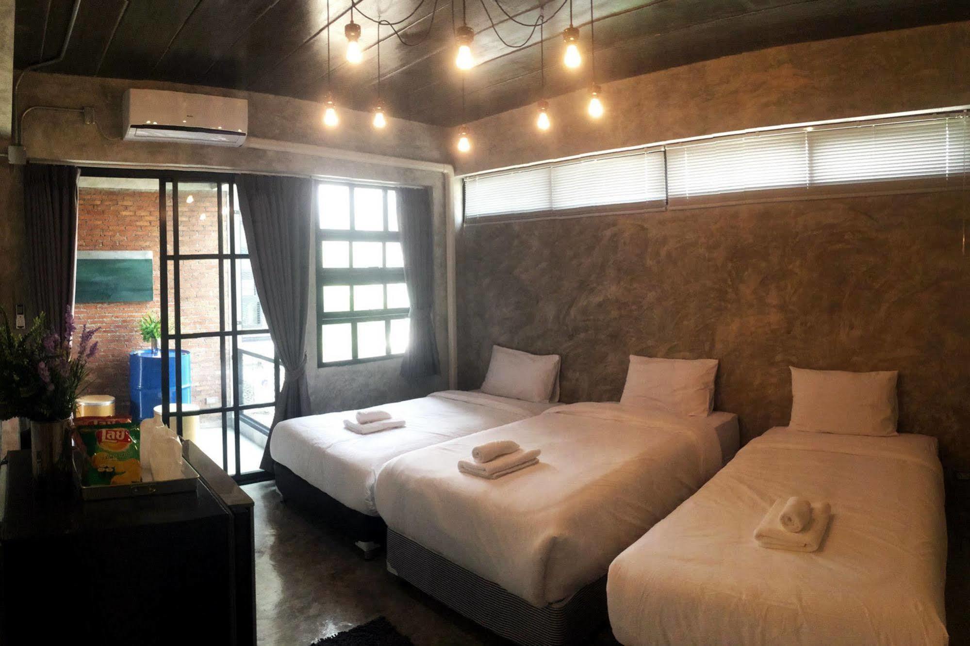 Rumpai Loft Habitat Chiang Mai Exterior foto