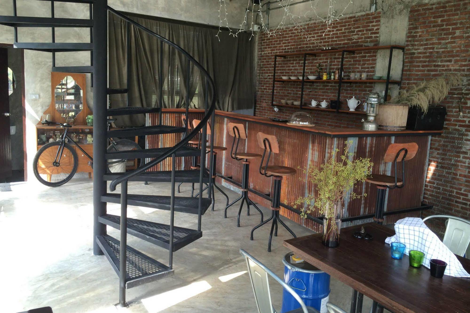 Rumpai Loft Habitat Chiang Mai Exterior foto